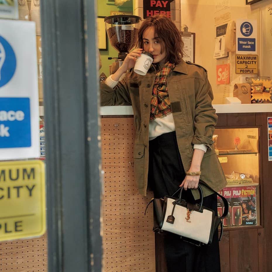オードリー亜谷香のインスタグラム：「My everyday mood ☕️」