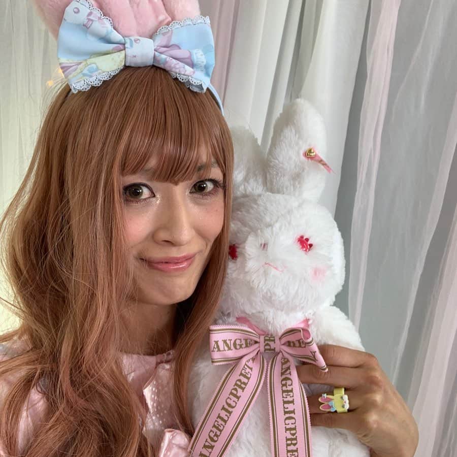 剣崎裕歌（石川裕梨）のインスタグラム：「有吉反省会。TVerでの配信が見られるのは本日の23:29までだよー！！！！見忘れてた！って方はぜひー♫  Huluではまだ見られるぜ👍  1週間があっという間だったなー💦  有吉反省会 反省人:石川裕梨様 #TVer #有吉反省会 https://tver.jp/corner/f0066888」