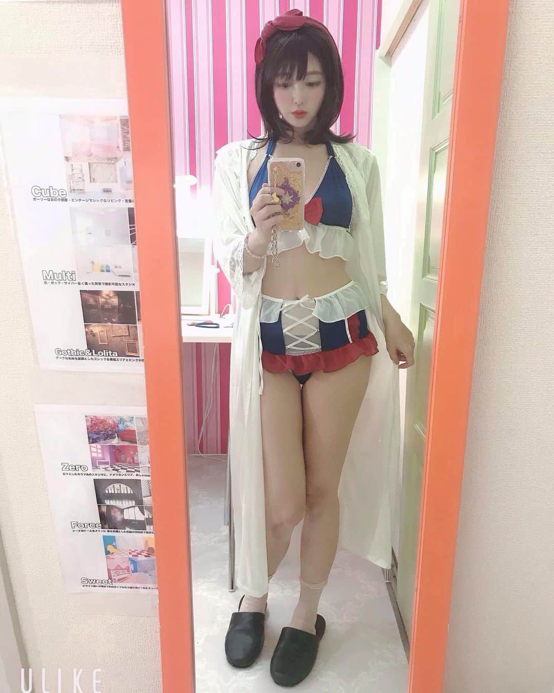 亜羽音さんのインスタグラム写真 - (亜羽音Instagram)「昨日は平日なのに満枠ありがとうございました😭 今日は筋肉痛です。普段がいかに筋肉使えてないかを痛感しました😭 運動しなきゃ！！  #自撮り #自撮り女子 #白雪姫 #水着 #コスプレ #cosplay」2月13日 10時16分 - ahanechan