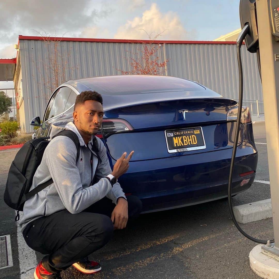 マーケス・ブラウンリーのインスタグラム：「To this day I don’t know who owns this car. It’s probably for the best.」