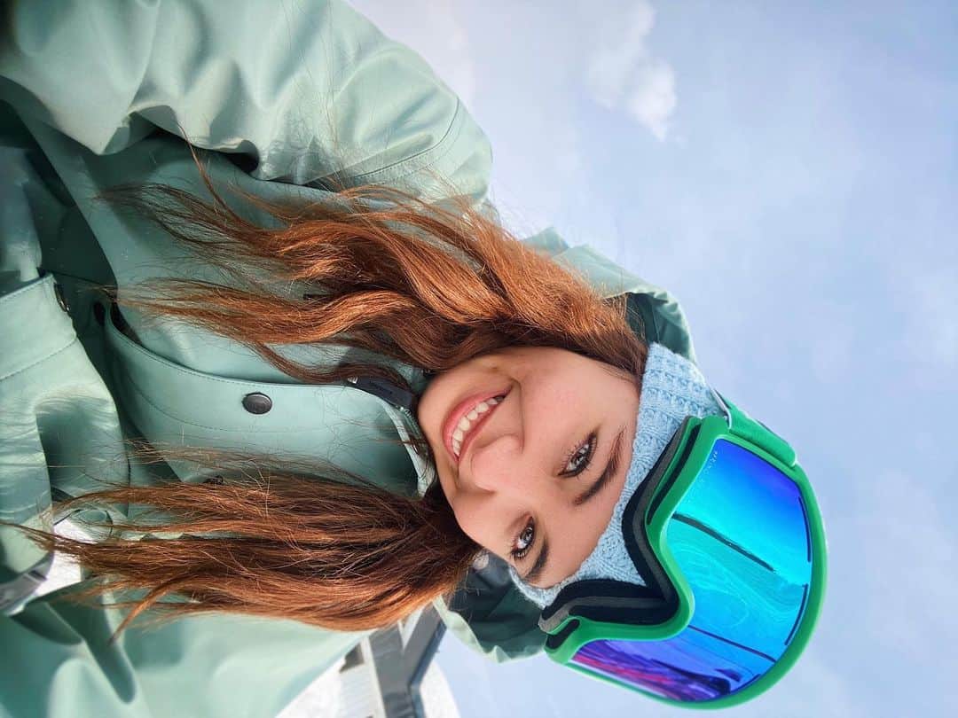 AMIさんのインスタグラム写真 - (AMIInstagram)「Selfie in the snow 🤍☃️」2月13日 21時01分 - ami__angel