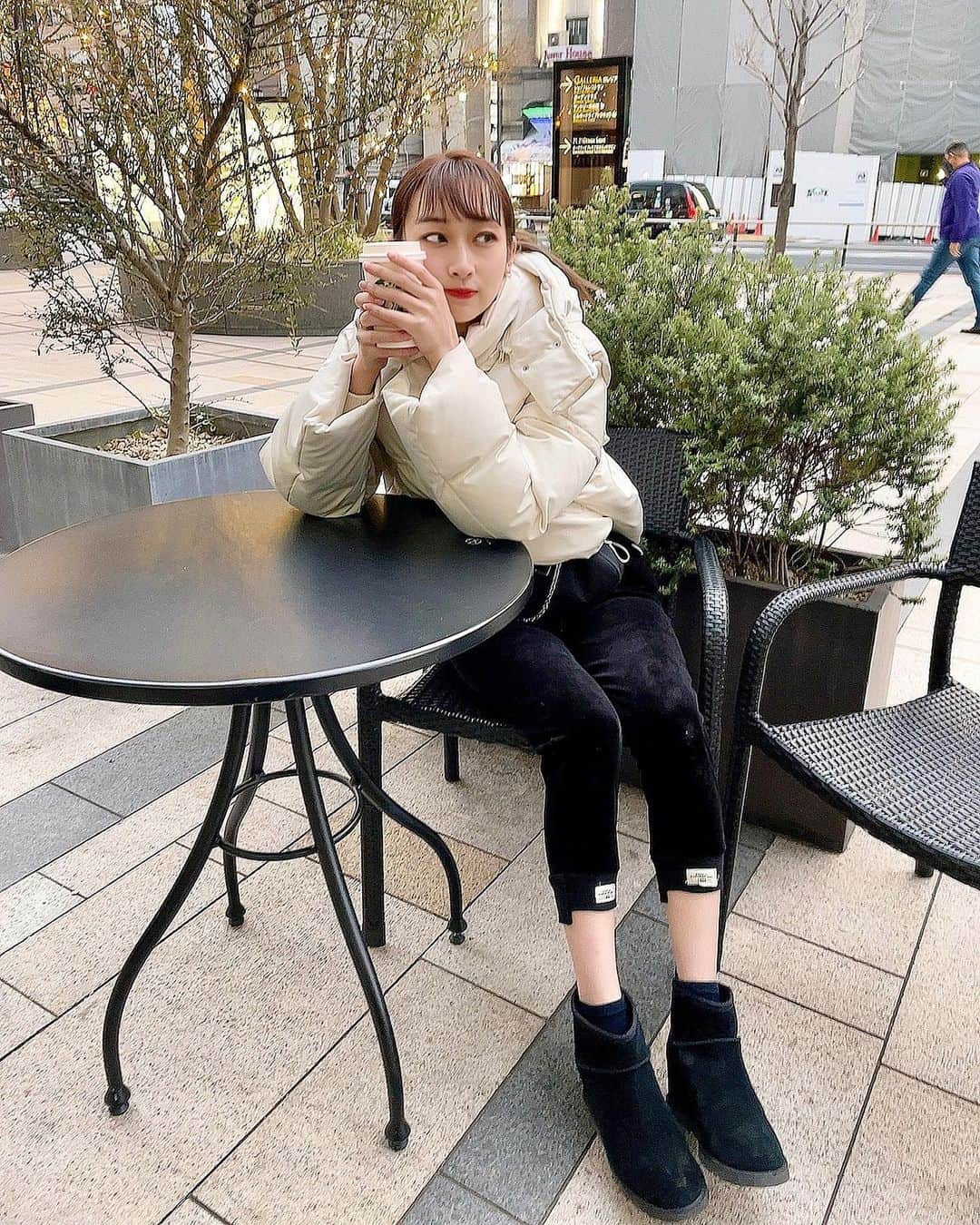 のインスタグラム：「今回はホワモカにした〜🤍☕️ 最近あったかくなってきたからテラス座れるうれしい🌞」
