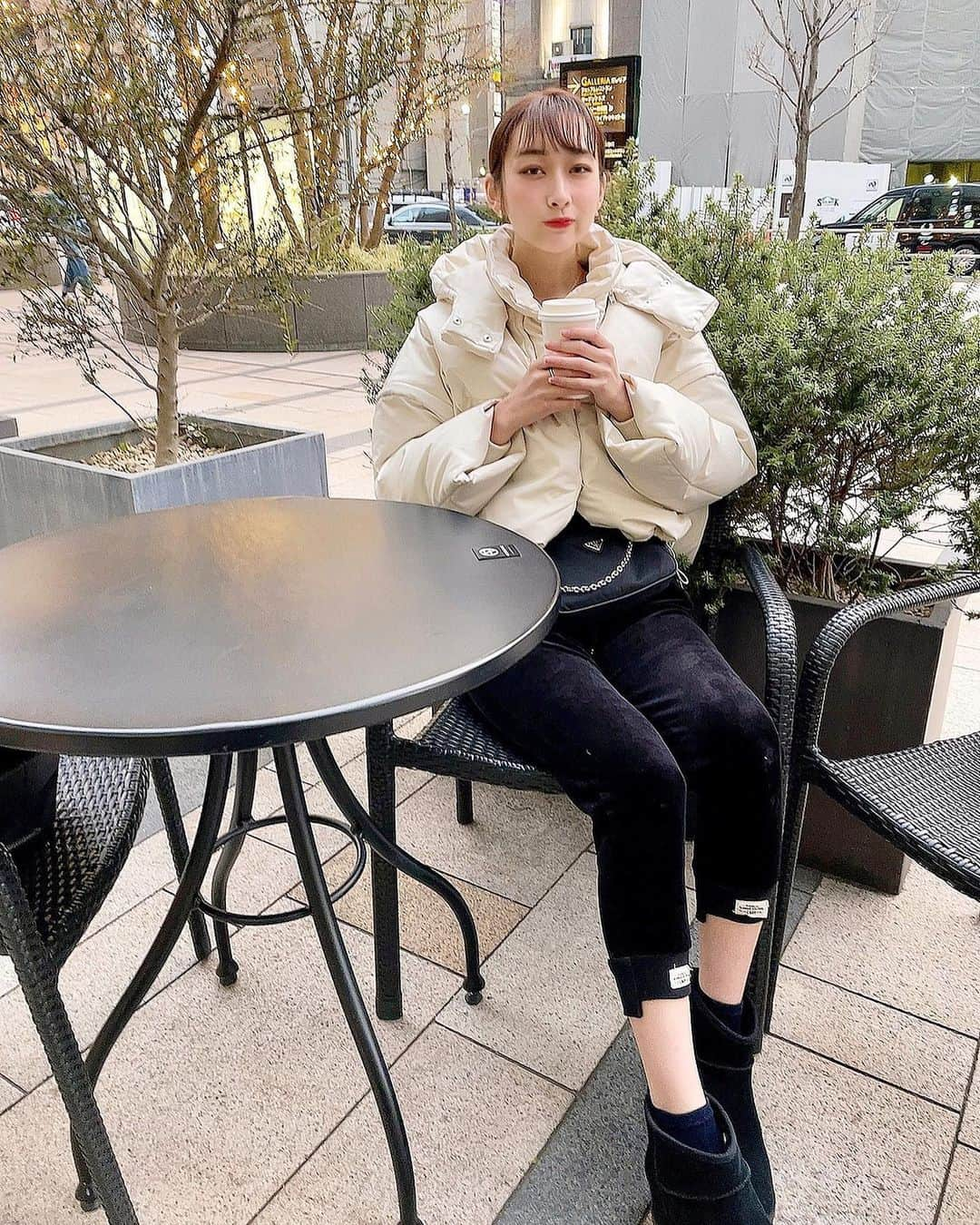 瀬名ひなのさんのインスタグラム写真 - (瀬名ひなのInstagram)「今回はホワモカにした〜🤍☕️ 最近あったかくなってきたからテラス座れるうれしい🌞」2月13日 21時05分 - hinan0n