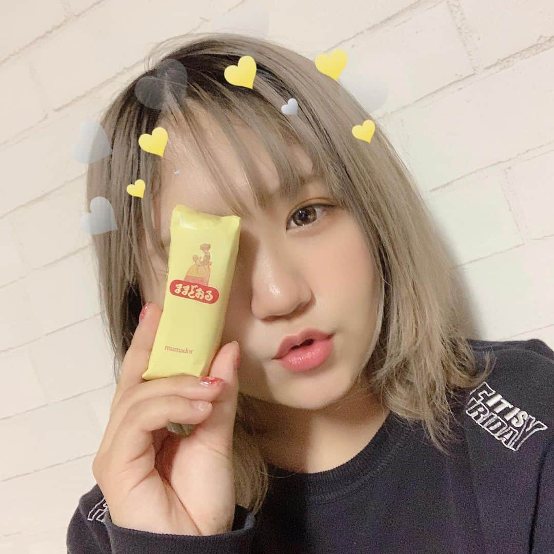 ちょこばななのインスタグラム：「. . . 💛💛💛 . 久しぶりのままどおる〜💛 福島のお菓子と言ったらままどおる！じゃない？笑 薄皮饅頭も大好き！酪王牛乳は大親友！笑 みんなは食べたことあるかな？ . #ままどおる#三万石#sanmangoku#fukushima#福島#福島グルメ#福島スイーツ#福島お土産#yellow#selfie#snow」