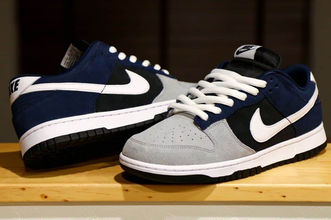 SneakerBox.jpのインスタグラム：「DUNK LOW 365 BY YOU 見ての通り、アレに寄せまくってます😋真っ白のオーバルがよく似合う👌 #futura #dunksb  #nikebyyou  #nikedunklow #nikedunk  #nikeids  #nikeidcreatives  #nikeids」