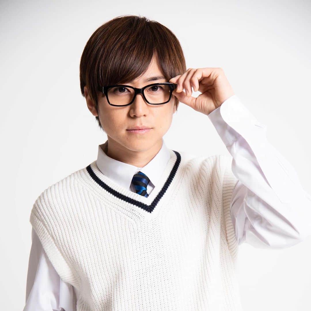 関義哉のインスタグラム：「朗読劇 #私の道しるべ 10公演 無事に終わりました！  この作品が "常識や当たり前にとらわれず 新しいことに挑戦する" きっかけと なれば本望です。  見に来て下さったみなさん 来れなくても 気にかけて応援してくれたみなさん 配信で見てくれる 、見てくれた みなさん  本当にありがとうごさいました！！  演出の#柳下大 さんはじめ 関係者スタッフのみなさま 出演者の方々 全ての関わって下さった方に 最高の感謝と愛とリスペクトをこめて  #関義哉 #17才役 #悪役 #朗読劇」