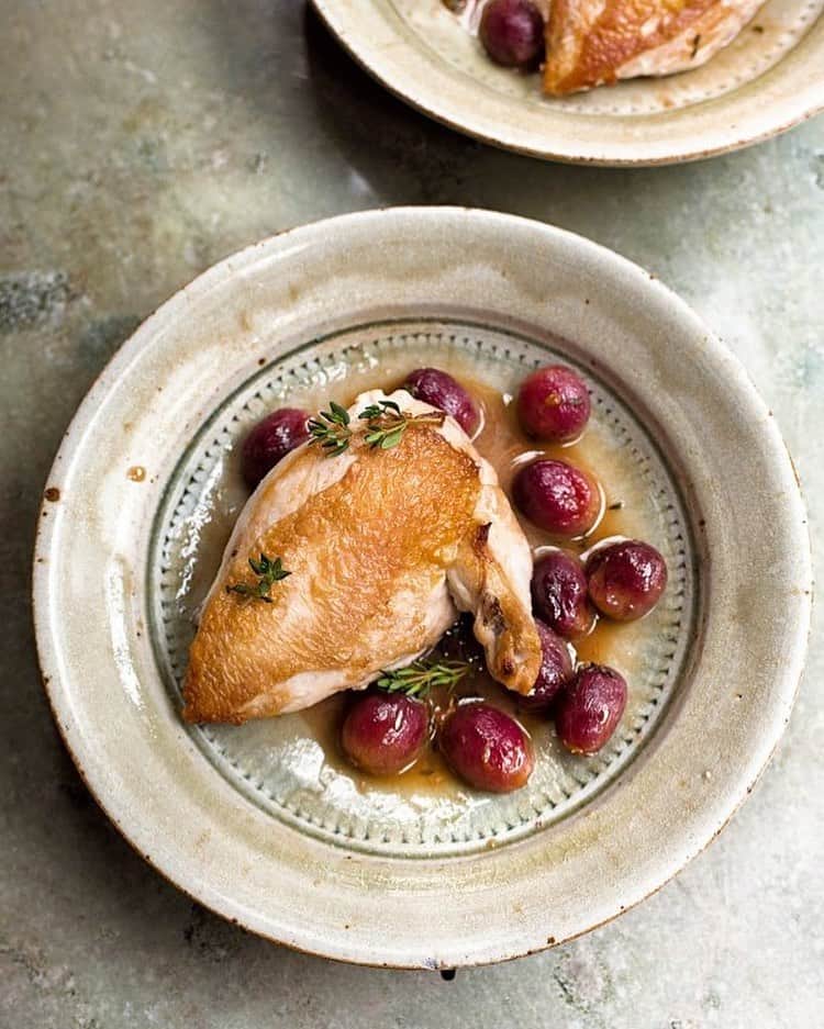 ナイジェラ・ローソンさんのインスタグラム写真 - (ナイジェラ・ローソンInstagram)「#RecipeOfTheDay is Chicken with Red Grapes and Marsala, a perfect dinner for two – and, indeed, one! In which case, just swap the two chicken supremes for a couple of bone-in, skin-on thighs, and halve the grapes. You can leave the rest the same!  .  And to get the recipe, either go to nigella.com or click on link in bio. What I mean by this, is that you tap on my name, which will take you to a page that has a link on it that says www.nigella.com/instagram. When you click on this link, it will take you to a page of photographs: click on the photograph you want the recipe of and you will be taken to it! . Photograph by Jonathan Lovekin  #atmytable #valentines #chicken」2月13日 21時30分 - nigellalawson