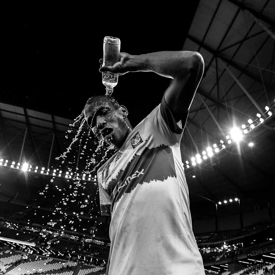 FIFAワールドカップさんのインスタグラム写真 - (FIFAワールドカップInstagram)「Raw. Beautiful. Bold.  The #ClubWC from a different point of view.  📷 @davidramosgetty」2月13日 21時30分 - fifaworldcup