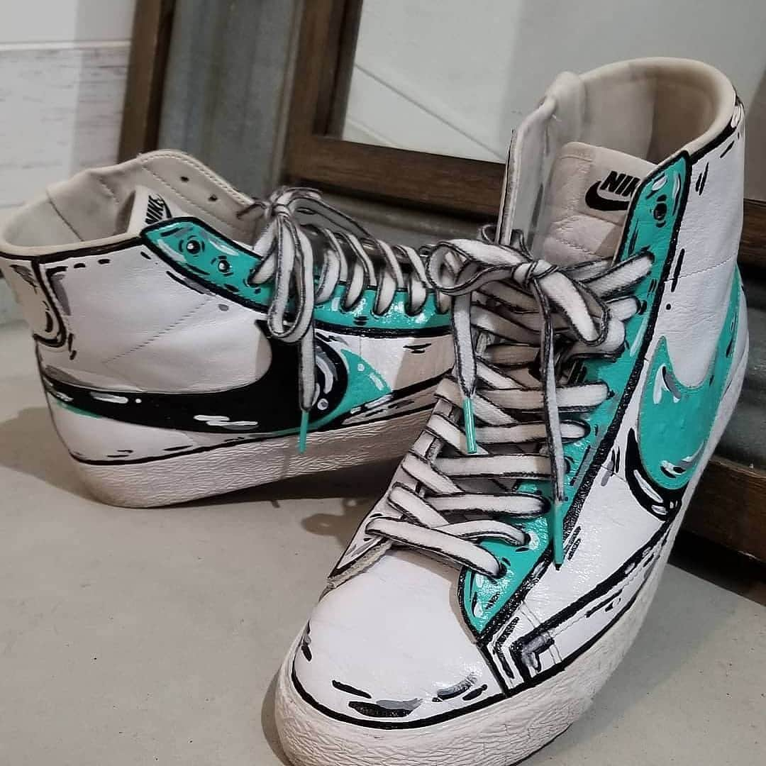 青木剛さんのインスタグラム写真 - (青木剛Instagram)「Sneaker paint custom. Cartoon-ver. 鹿嶋で、洋服の創作など、一緒に活動をしている友人、@ametara1001 さんに、 スニーカーをカスタムしてもらいました！ Cartoonという手法みたいで、 仕上がりにびっくりしました！ 今度、僕も指導してもらいたいと思います🙏 #XV #TA #nike #sneaker #paint #custom #cartoon #fashion #instagood #鹿嶋市 #感謝」2月13日 21時39分 - takeshiaoki15