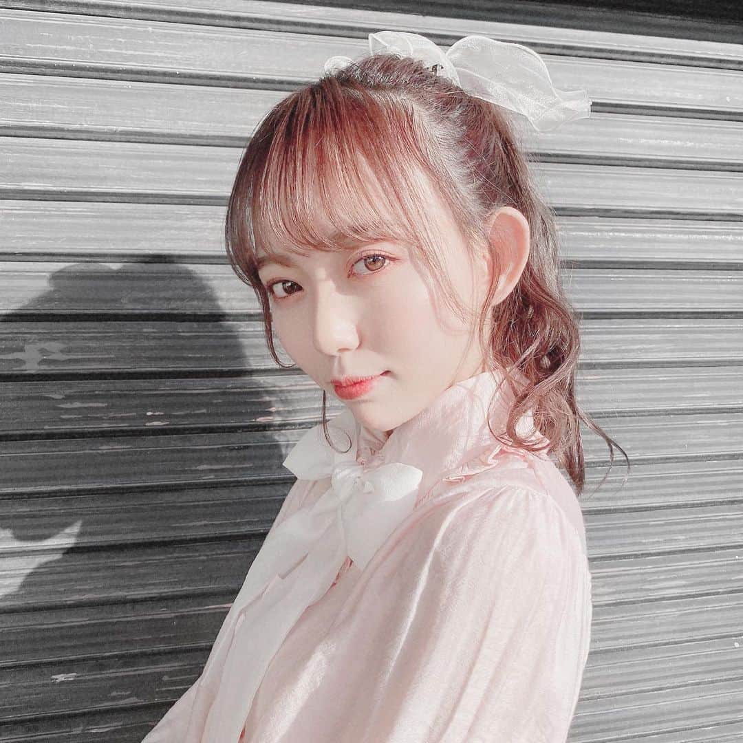 野島樺乃のインスタグラム：「撮影のオフショ。 おリボンをつけました☺︎‬  #撮影 #オフショ #名古屋 #栄 #sisterjenni」