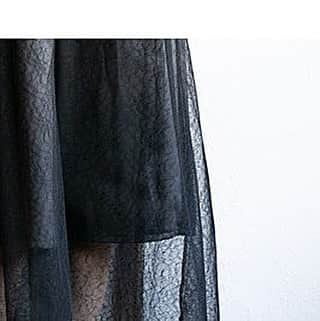 LEBECCA boutique Vintageのインスタグラム：「.﻿ ﻿ 2月14日の夜、LEBECCA boutiqueより﻿ 皆さまに【特別な】お知らせがございます。﻿ ﻿ どうぞお楽しみに🥀﻿ ﻿ ﻿ #LEBECCAboutique」