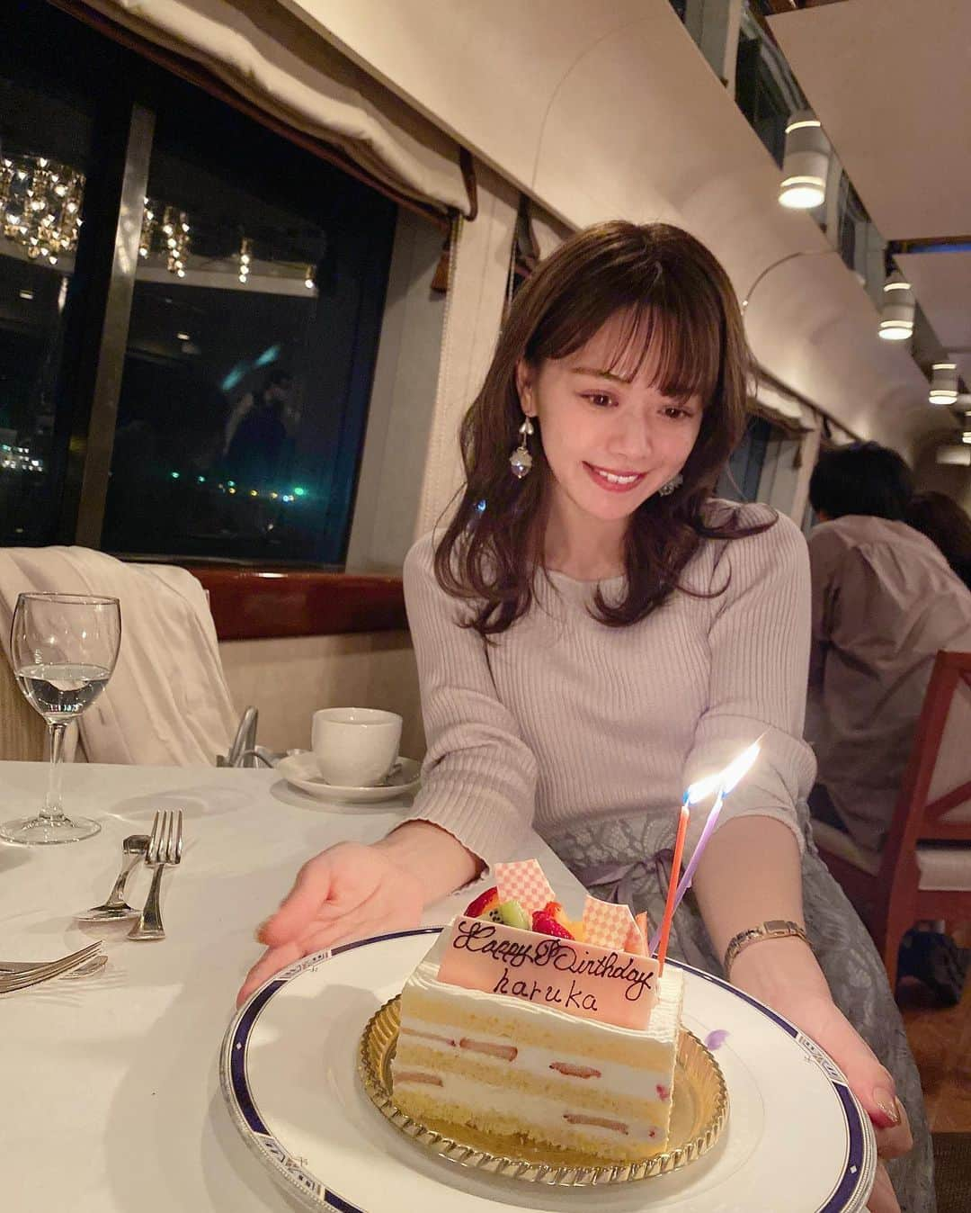 山崎春佳さんのインスタグラム写真 - (山崎春佳Instagram)「🛳🍽  お誕生日はプロポのお上品なワンピースを着ました♡︎ すっごくスタイルアップしてくれる✨ スカートのレースがかわいいの☺︎！特に裾の感じ！！ @proportionbodydressing   夜はクルーズでディナーをしました✩⡱ お食事はおいしいし、景色は楽しいし感動でした✧ 豪華な雰囲気だったので山崎はドキドキでした(笑)   #me #tbt #birthday #celebration #dress #ootd #outfit #girly #pbd #proportion #proportionbodydressing #cake #dinner #ship #誕生日祝い #クルーズディナー #嬉しかった #サプライズ #ありがとう😭🤲🏻 #しふく #プロポ #プロポーションボディドレッシング #ザクルーズクラブ東京 #レディクリスタル #天王洲アイル」2月13日 22時16分 - haruka_yamazaki