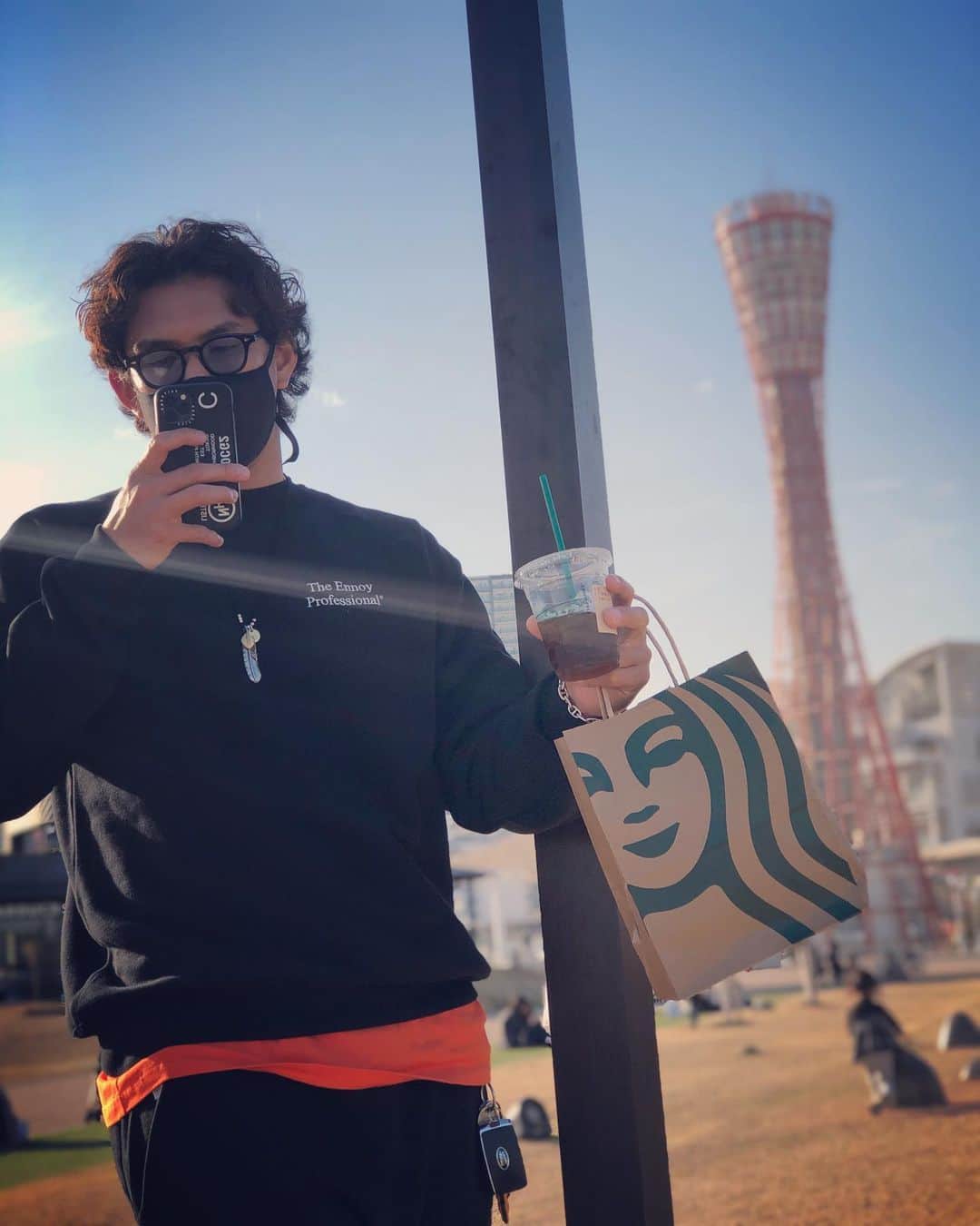 山中亮平のインスタグラム：「﻿ ﻿ 撮ってる人を撮る人🙋‍♂️📸﻿ ﻿ 今日は天気良くて気持ちよかった😎﻿ ﻿ #休日 #kobe ﻿ ﻿」
