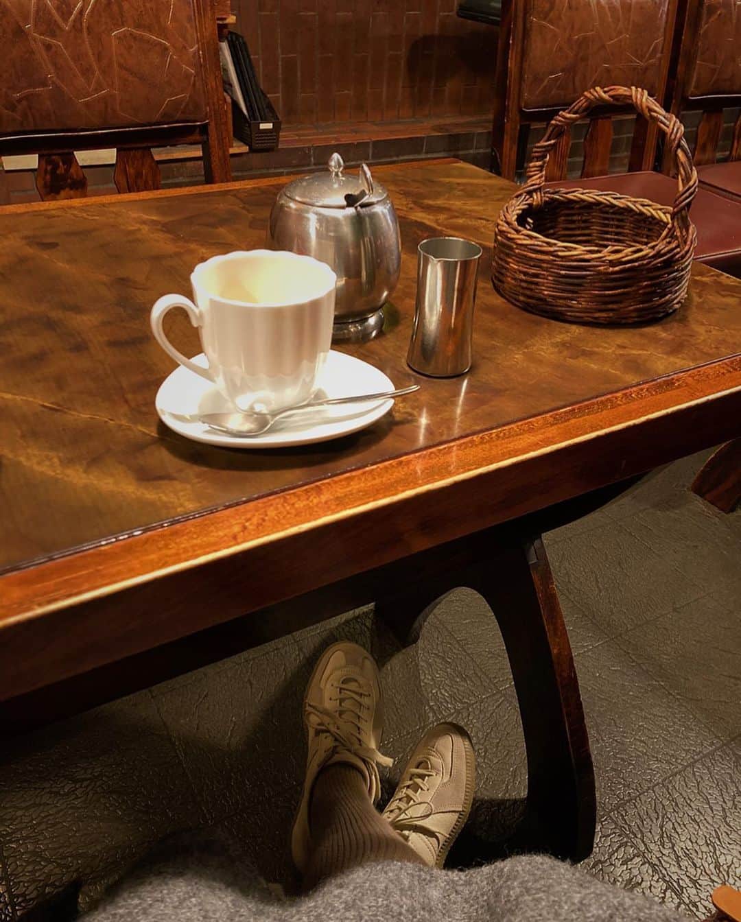 水戸悠夏子さんのインスタグラム写真 - (水戸悠夏子Instagram)「コーヒーの種類が沢山あって好きです。（コーヒーあまり飲めないけれど）あとご飯頼むと必ずりんご酢が付いてくるのも好き。#世見世の近所」2月13日 22時20分 - mitoyukako