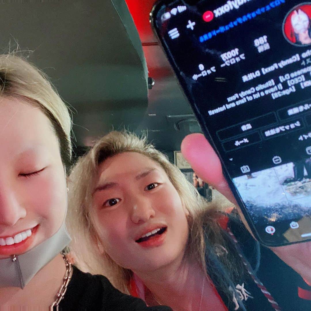 はてにゃんのインスタグラム：「社長100万人おめでとうございます㊗️✨」