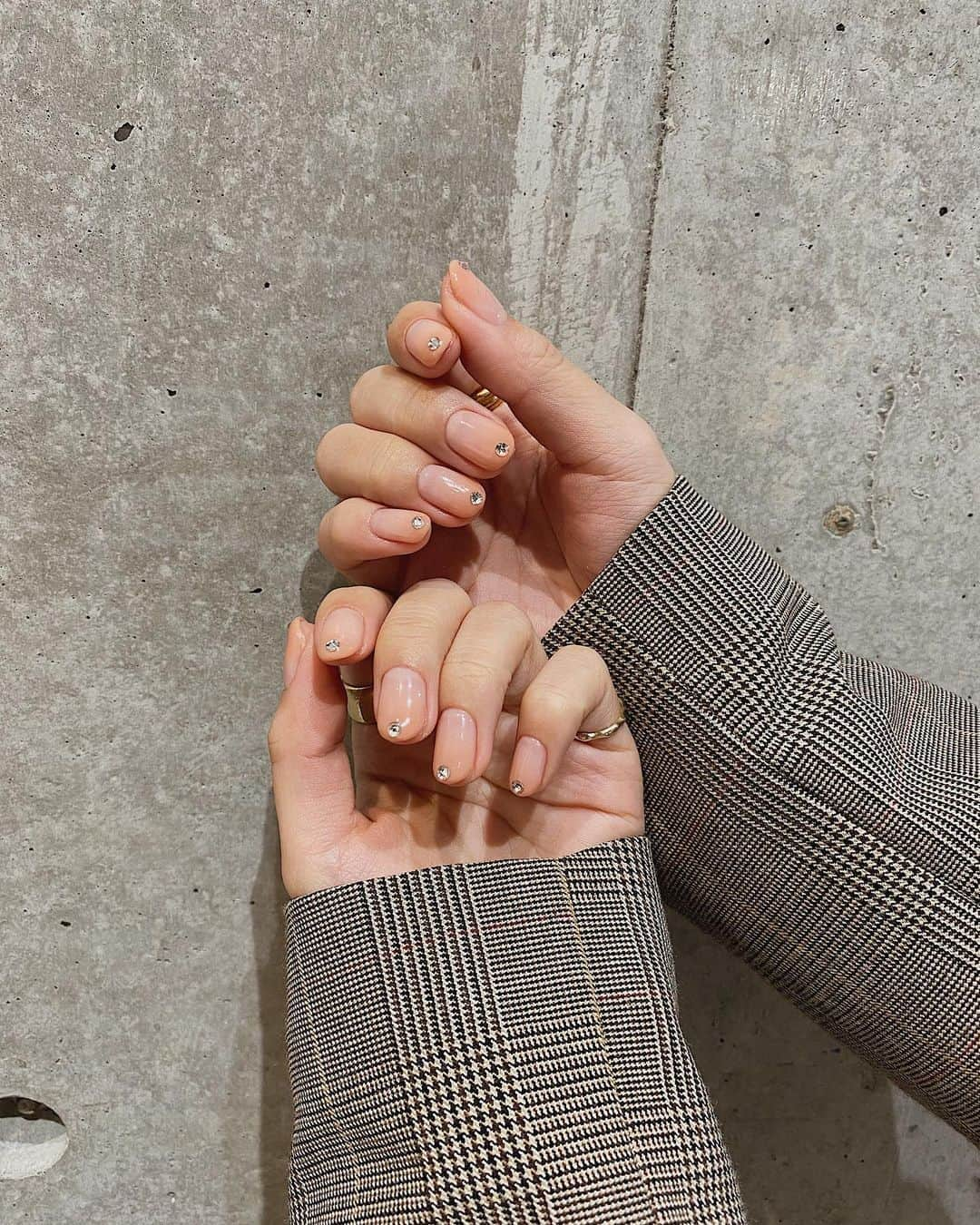 前田希美（まえのん）さんのインスタグラム写真 - (前田希美（まえのん）Instagram)「New nail 💅🏼  桃みたいなカラーの、 グラデーションチークネイル。  ちゅるん。ちゅるん。  @nail69aya さん いつもありがとうございます~🍑  #nail #newnail #function #gradationnail  #cheeknail #nails #peachnails」2月13日 13時39分 - maeda_nozomi