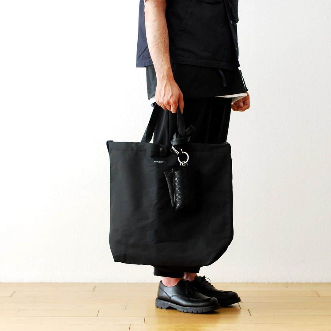 wonder_mountain_irieさんのインスタグラム写真 - (wonder_mountain_irieInstagram)「_ Engineered Garments / エンジニアードガーメンツ "carry all tote - double cloth" ¥20,900- _ 〈online store / @digital_mountain〉 https://www.digital-mountain.net/shopbrand/000000012060/ _ 【オンラインストア#DigitalMountain へのご注文】 *24時間受付 *14時までのご注文で即日発送 *1万円以上ご購入で、送料無料 tel：084-973-8204 _ We can send your order overseas. Accepted payment method is by PayPal or credit card only. (AMEX is not accepted)  Ordering procedure details can be found here. >>http://www.digital-mountain.net/html/page56.html  _ #NEPENTHES #EngineeredGarments #ネペンテス #エンジニアードガーメンツ _ 本店：#WonderMountain  blog>> http://wm.digital-mountain.info _ 〒720-0044  広島県福山市笠岡町4-18  JR 「#福山駅」より徒歩10分 #ワンダーマウンテン #japan #hiroshima #福山 #福山市 #尾道 #倉敷 #鞆の浦 近く _ 系列店：@hacbywondermountain _」2月13日 14時17分 - wonder_mountain_