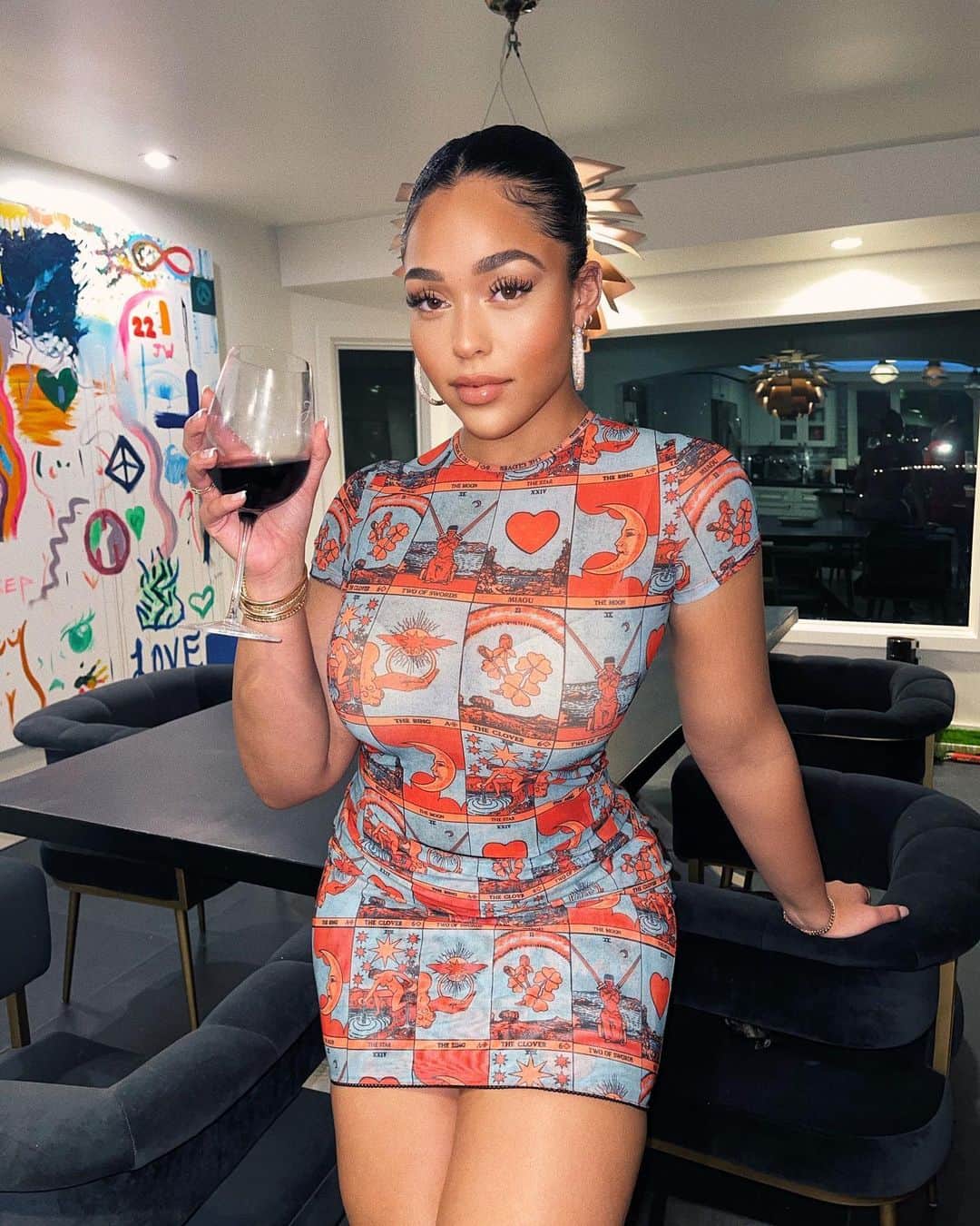 ジョーディン・ウッズのインスタグラム：「🍷」