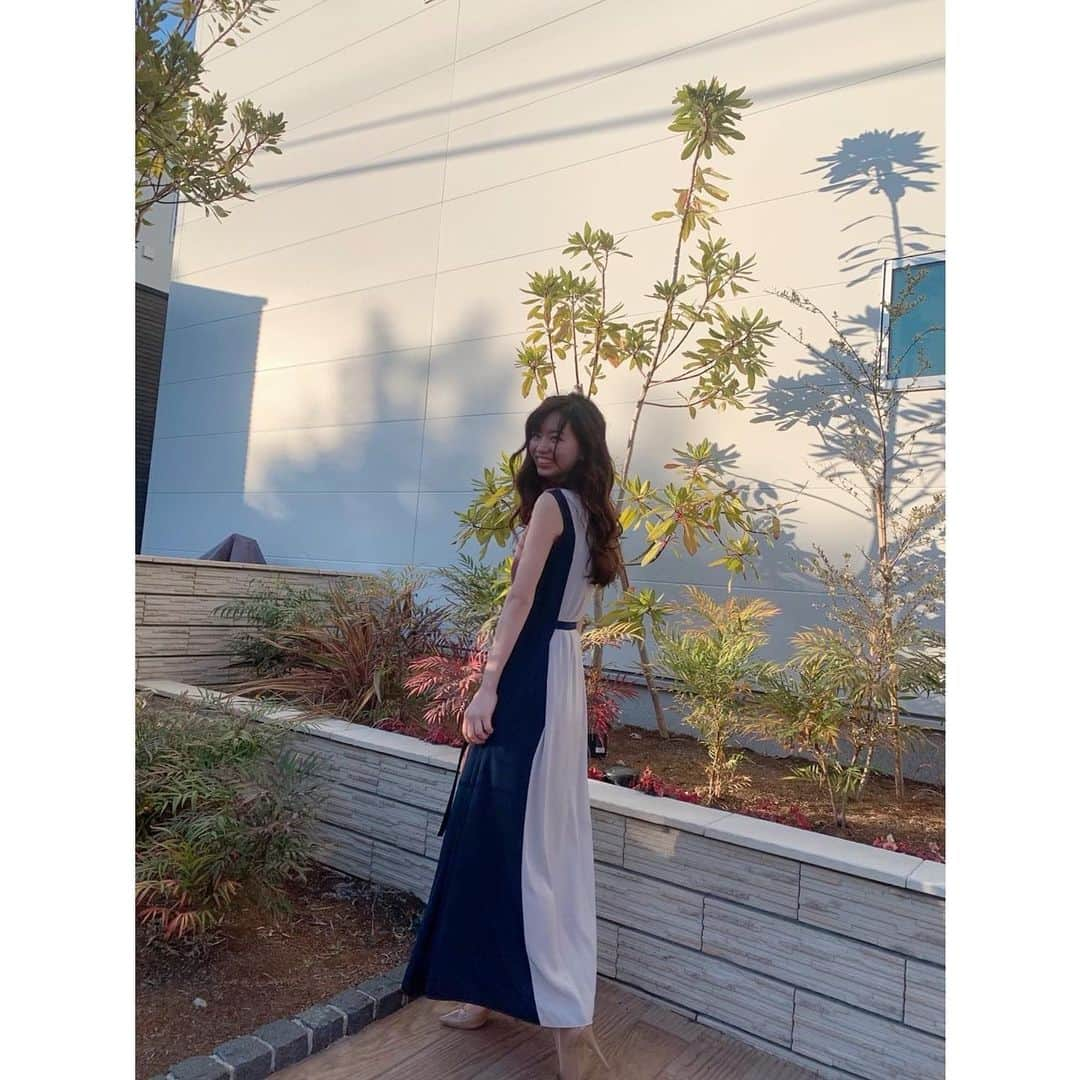 岩城優里さんのインスタグラム写真 - (岩城優里Instagram)「学校の友達がネキにしてくれた時👠👗 . . メイクとかヘアの力って凄いほんと… 普段のクソガキはどこへ💭💭 . . . #エレガントコーデ #エレガントスタイル #服飾学生 #服飾 #イメチェン  #大人コーデ #大人ファッション #大人メイク #顔タイプエレガント #ウェーブヘア  #骨格ウェーブ #前髪アレンジ #かきあげ前髪  #かきあげヘア #154cmコーデ #低身長ファッション」2月13日 14時38分 - yuriiwaki_1130