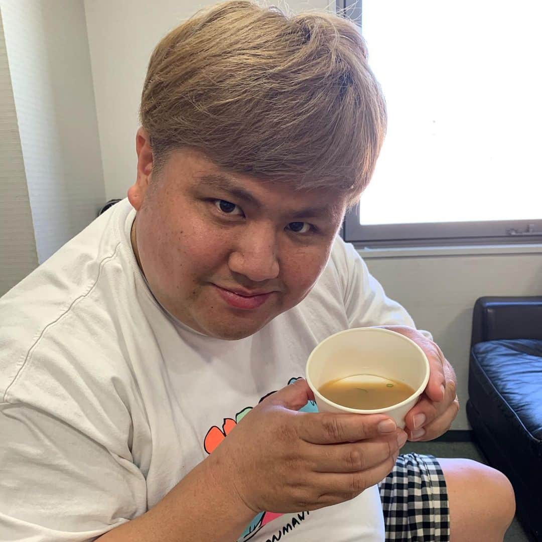 池田真一のインスタグラム：「こっちこっち〜のお弁当みそ汁始まったよー！よろしくー！」