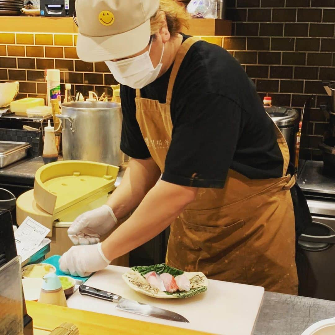 魚金さんのインスタグラム写真 - (魚金Instagram)「豊洲場外食堂魚金🐟のお寿司は、寿司注文票で、お好みの盛り合わせが出来ちゃいます🍣🍣 好きなものづくしで、いかがでしょうか！ もちろん、お任せ盛り合わせもご用意しております◎ ʕ•̫͡•ʕ•̫͡•ʔ•̫͡•ʔ•̫͡•ʕ•̫͡•ʔ•̫͡•ʕ•̫͡•ʕ•̫͡•ʔ•̫͡•ʔ•̫͡•ʕ•̫͡•ʔ•̫͡•ʔ  #魚金 #寿司 #豊洲 #ららぽーと豊洲 #豊洲場外食堂魚金 #寿司で飲む #寿司マニア #お好み寿司 #ネタ #選べるお寿司 #sushi #sushitime🍣」2月13日 14時46分 - uokin_koho