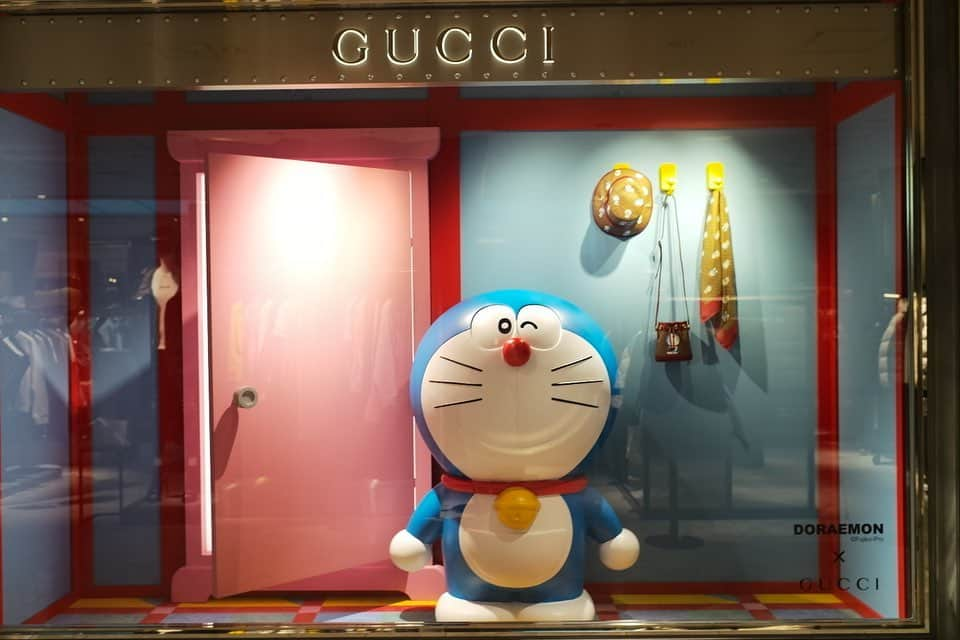 益若つばささんのインスタグラム写真 - (益若つばさInstagram)「GUCCIから幻のケーキをいただいたよ、、！😳✨🎉 GUCCIの新作も色々撮影してきたので、近々YouTubeアップします！ 1日限定1組のeteの幻のケーキ、、！ フルーツたくさんで、とってもおいしかった🍑🍒🍎🍐🍓 eteのケーキコンセプトでもある大切な人達とシェアして食べました🫐🍍 @natsuko.ete  ありがとうございました！☺️🤍🙏🏻 #gucci #ete」2月13日 15時21分 - tsubasamasuwaka1013