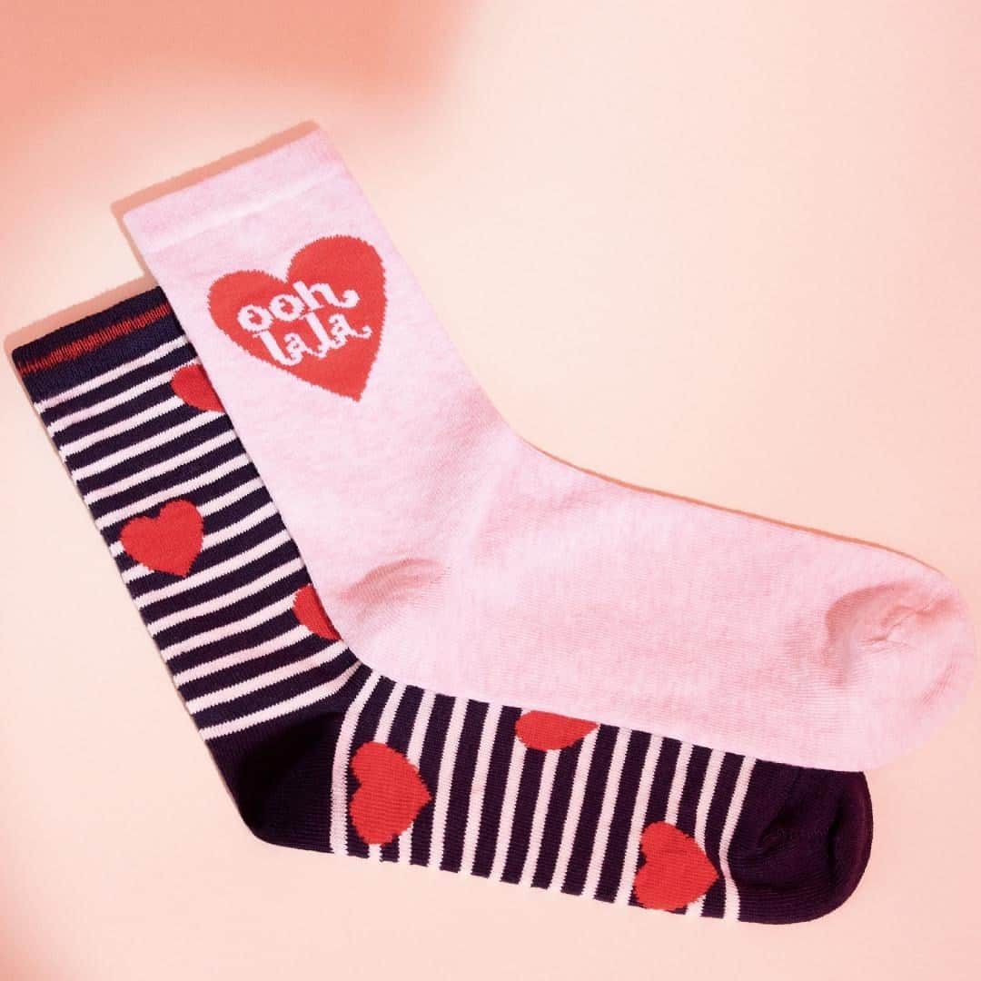 アクセサライズのインスタグラム：「Gal, you're ooh, la, la lovely 💗 Send the ones you couldn't live without some love this #GalentinesDay   Tap the link in our bio to shop #Accessorize」