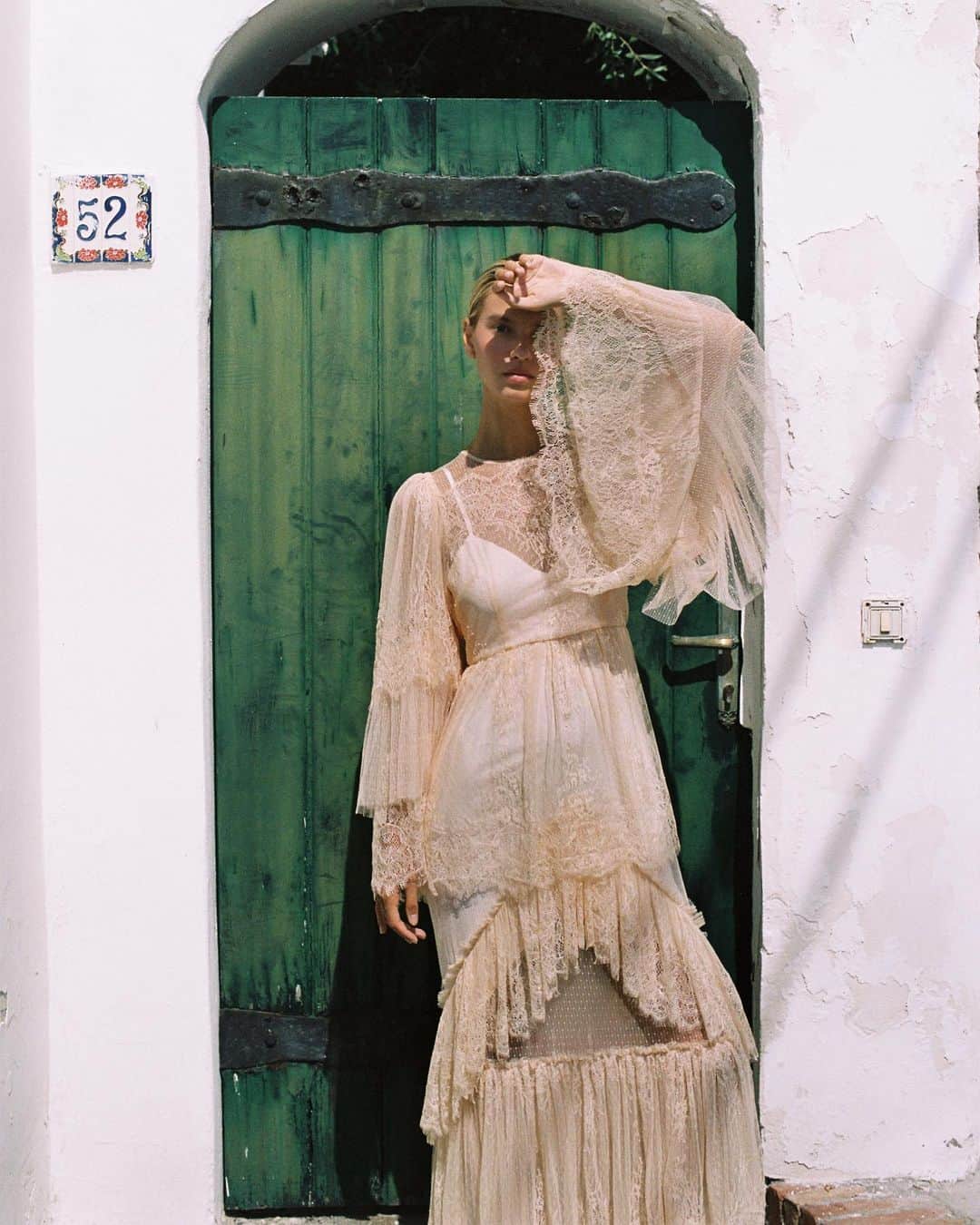 アリスマッコールのインスタグラム：「Treat yourself this Valentines Day weekend • Enjoy an additional 20% off sale* via #aliceMcCALL   * T&C’s apply. See website for further details.」