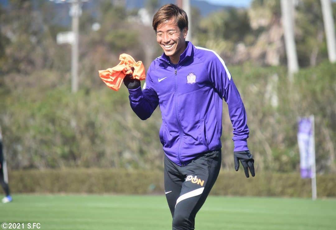 サンフレッチェ広島さんのインスタグラム写真 - (サンフレッチェ広島Instagram)「鹿児島キャンプ9日目⚽️ 最終日となる明日はモンテディオ山形とのトレーニングマッチです❗️ ここまで、楽しく、厳しく、全員で乗り切ってきました💪💪  #柏好文 選手 #井林章 選手 #清水航平 選手 #長沼洋一 選手 #大迫敬介 選手 #藤井智也 選手 #土肥航大 選手 #城福浩監督 #sanfrecce #サンフレッチェ広島 #積攻 #鹿児島キャンプ」2月13日 16時25分 - sanfrecce.official