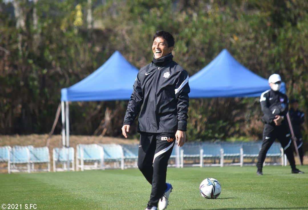 サンフレッチェ広島さんのインスタグラム写真 - (サンフレッチェ広島Instagram)「鹿児島キャンプ9日目⚽️ 最終日となる明日はモンテディオ山形とのトレーニングマッチです❗️ ここまで、楽しく、厳しく、全員で乗り切ってきました💪💪  #柏好文 選手 #井林章 選手 #清水航平 選手 #長沼洋一 選手 #大迫敬介 選手 #藤井智也 選手 #土肥航大 選手 #城福浩監督 #sanfrecce #サンフレッチェ広島 #積攻 #鹿児島キャンプ」2月13日 16時25分 - sanfrecce.official