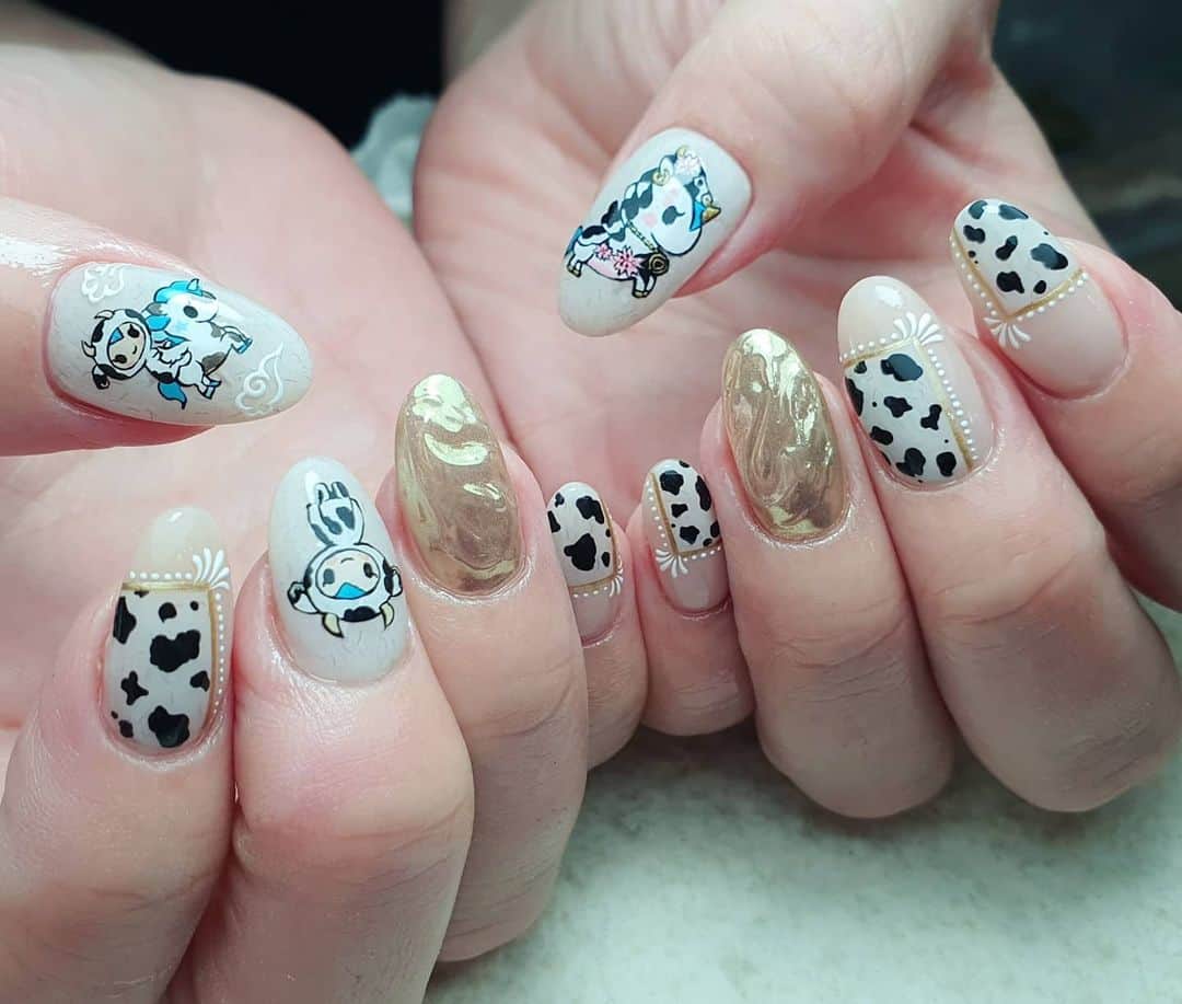 Yingのインスタグラム：「#tokidoki themed CNY nails!   Done on infilled gel sculpture extensions (I used @ericasata Piranha Specialty Carbide to file down the previous set before doing an infill). Base colour is PREGEL Tulle Grege and PREMDOLL MUSE G653. All art done with PREGEL Art Liner gels and Toki Doki characters were predrawn on @tsumekira Plain Sheet.  All items can be purchased at @nailwonderlandsg 🤗 . . . 🛒 www.nailwonderland.com⁣⁣ 📍20A Penhas Road, Singapore 208184⁣⁣ (5 minutes walk from Lavender MRT)⁣⁣ .  I am currently only able to take bookings from my existing pool of customers. If I have slots available for new customers, I will post them on my IG stories. Thank you to everyone who likes my work 🙏 if you need your nails done, please consider booking other artists at @thenailartelier instead ❤  #ネイルデザイン  #ネイルアート #ネイル #ジェルネイル #nailart #네일아트 #pregel #プリジェル #nails #gelnails #sgnails」