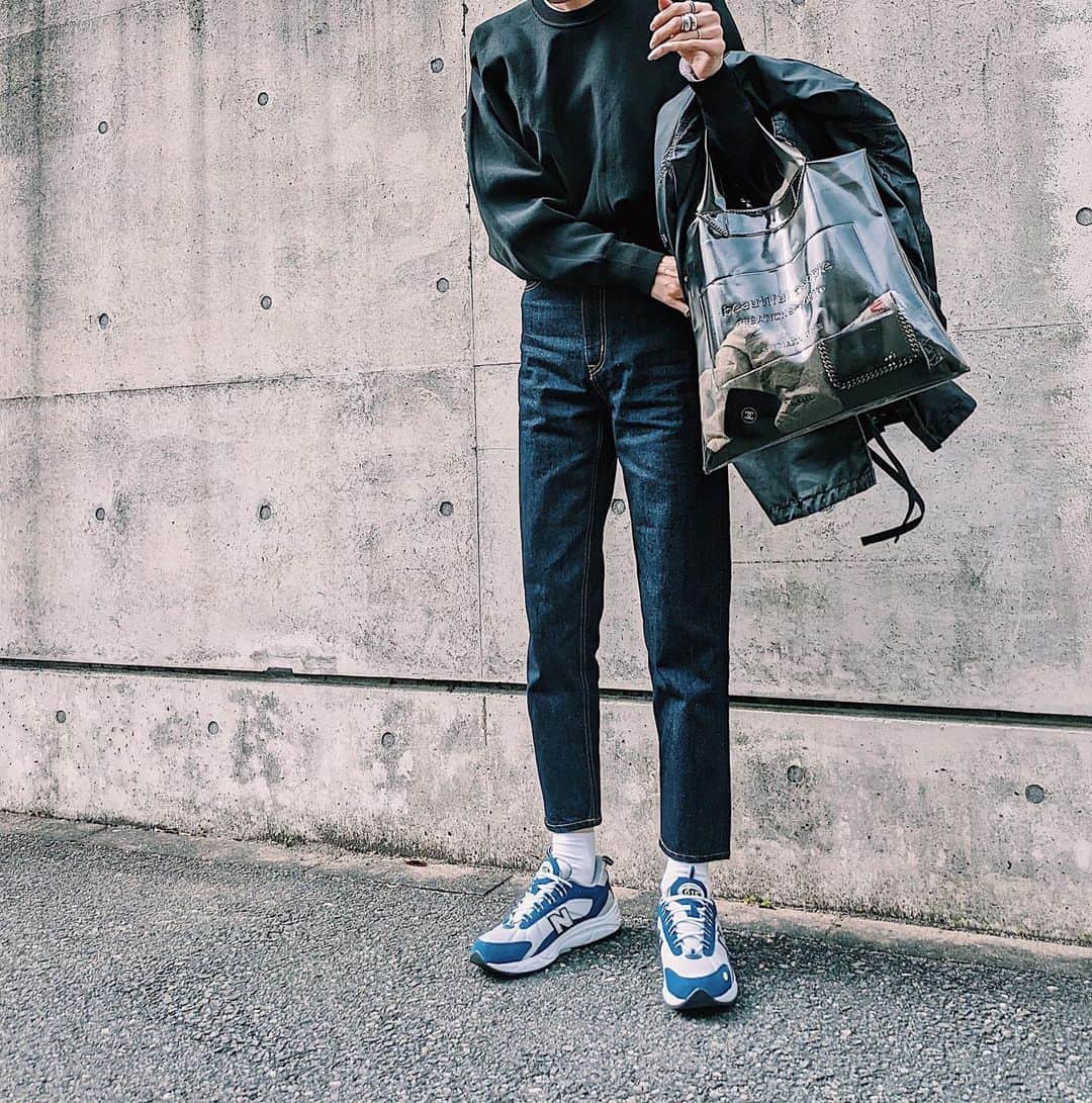 maai0528のインスタグラム：「〻🥸🦁🍊🍹 casual‥🌵 アンクル丈の時は ゴツめのスニーカーを履く👟 ． バランス取りやすいからね。 ． ． #fashion  #MOUSSY #blkby  #beautifulpeople  #teampixel #baroque_pixel #pixelで撮影」