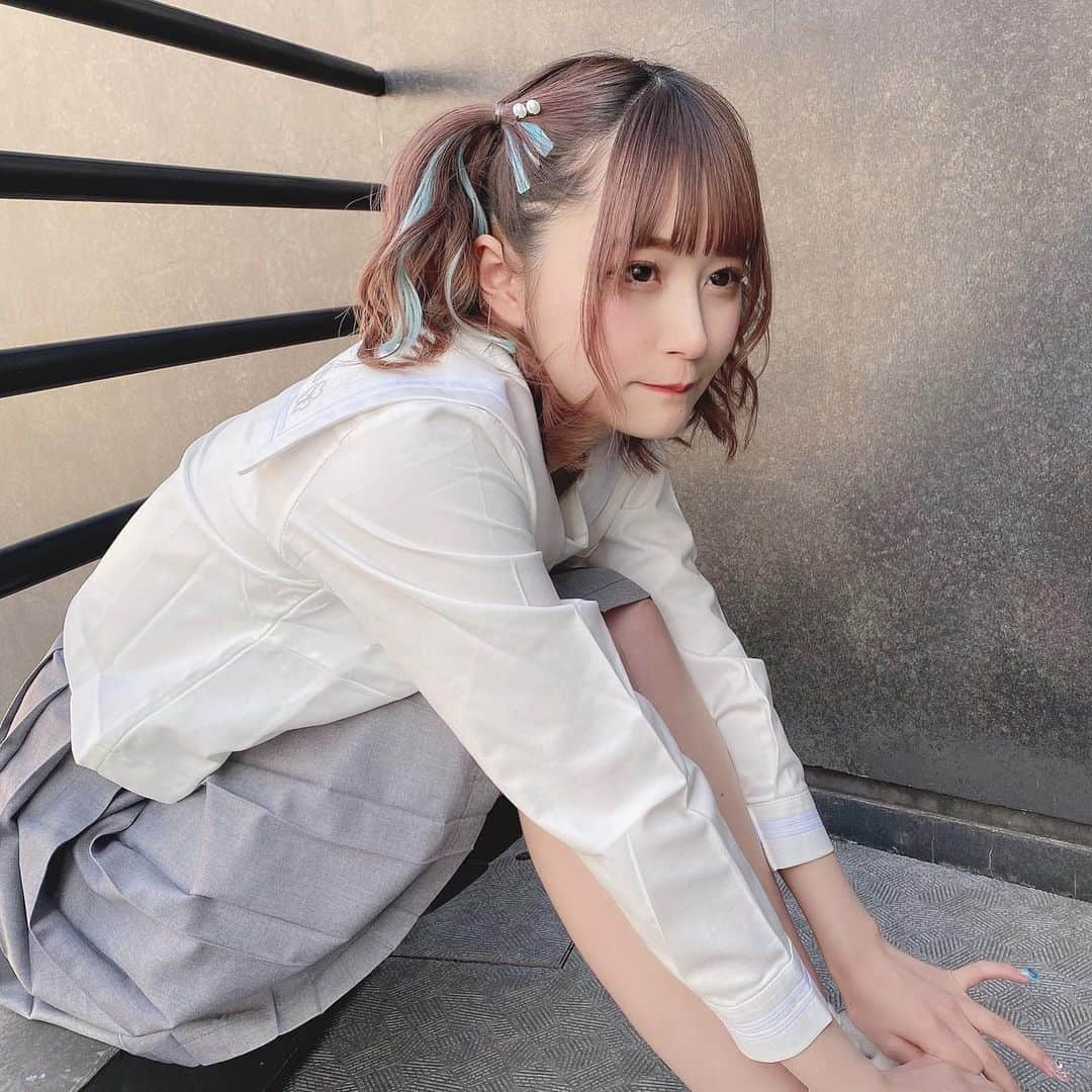 山本優菜さんのインスタグラム写真 - (山本優菜Instagram)「JKに戻りたい…🥲🥲セーラー服って正義だと思う！！  #セーラー服 #制服 #ハーフツイン #ボブヘア #インナーカラー #シールエクステ #だよ」2月13日 22時37分 - yamamoto__yuna