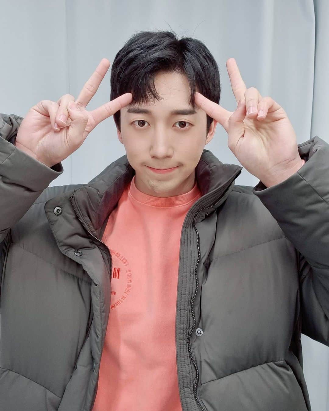U-KISS（ユーキス）のインスタグラム：「[#훈] 연휴 마지막 날은 병철선배랑✌📸  #유키스 #UKISS #HOON」