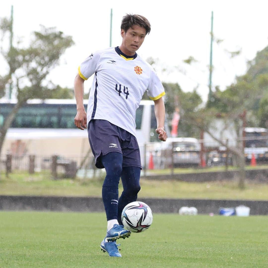 ギラヴァンツ北九州さんのインスタグラム写真 - (ギラヴァンツ北九州Instagram)「. 沖縄キャンプ7日目⚽️ TM🆚名古屋グランパス . #giravanz #ギラヴァンツ北九州 #ギラヴァンツ #北九州 #jリーグ #j2 #沖縄キャンプ」2月13日 17時22分 - giravanz_kitakyushu