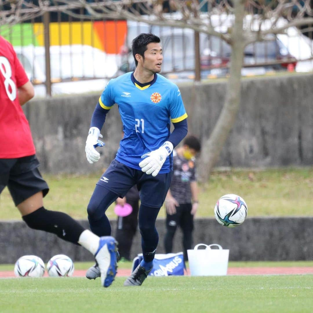 ギラヴァンツ北九州さんのインスタグラム写真 - (ギラヴァンツ北九州Instagram)「. 沖縄キャンプ7日目⚽️ TM🆚名古屋グランパス . #giravanz #ギラヴァンツ北九州 #ギラヴァンツ #北九州 #jリーグ #j2 #沖縄キャンプ」2月13日 17時22分 - giravanz_kitakyushu