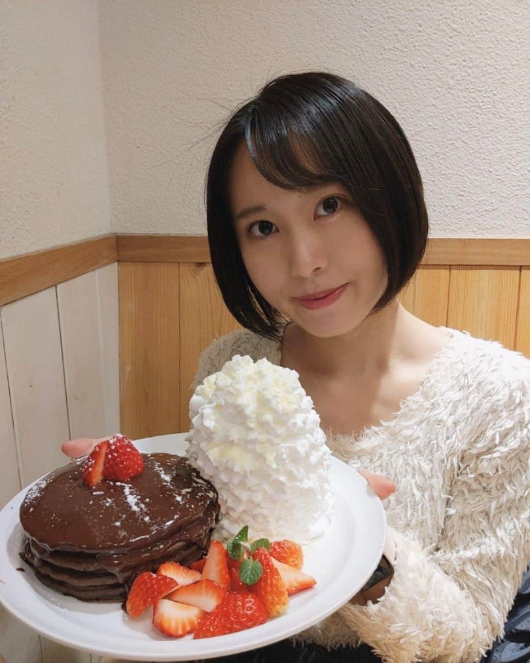 のインスタグラム：「江ノ島のエッグスンシングス〜♡ . . . #エッグスンシングス #エッグスンシングス湘南江の島店 #eggsnthings #パンケーキ #江ノ島 #江ノ島カフェ #江ノ島グルメ #鎌倉 #バレンタイン #バレンタインスイーツ #ボブ」