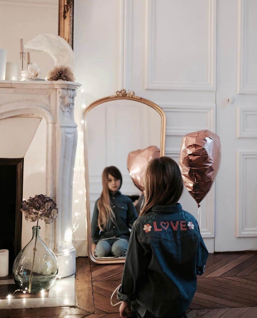 bonpointのインスタグラム：「All we need is ... Love 🍒💕 #cherrysh Regram @audrey5octobre #bonpoint #csao #bonpointxcsao #embroideries」