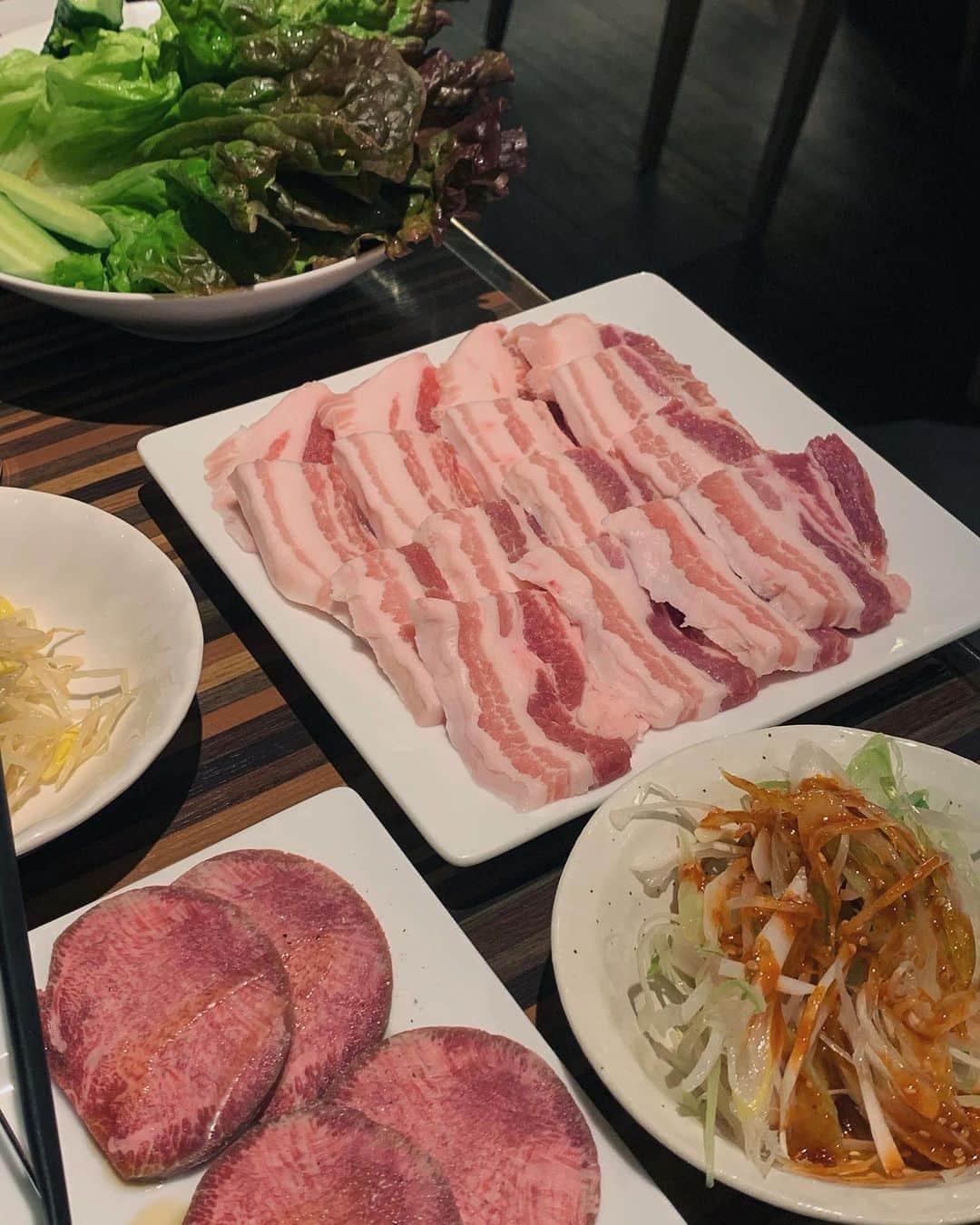 山本 絵里加のインスタグラム：「本気で毎日韓国料理たべたい~昨日も夜ヤンニョムチキンたべた、、笑」