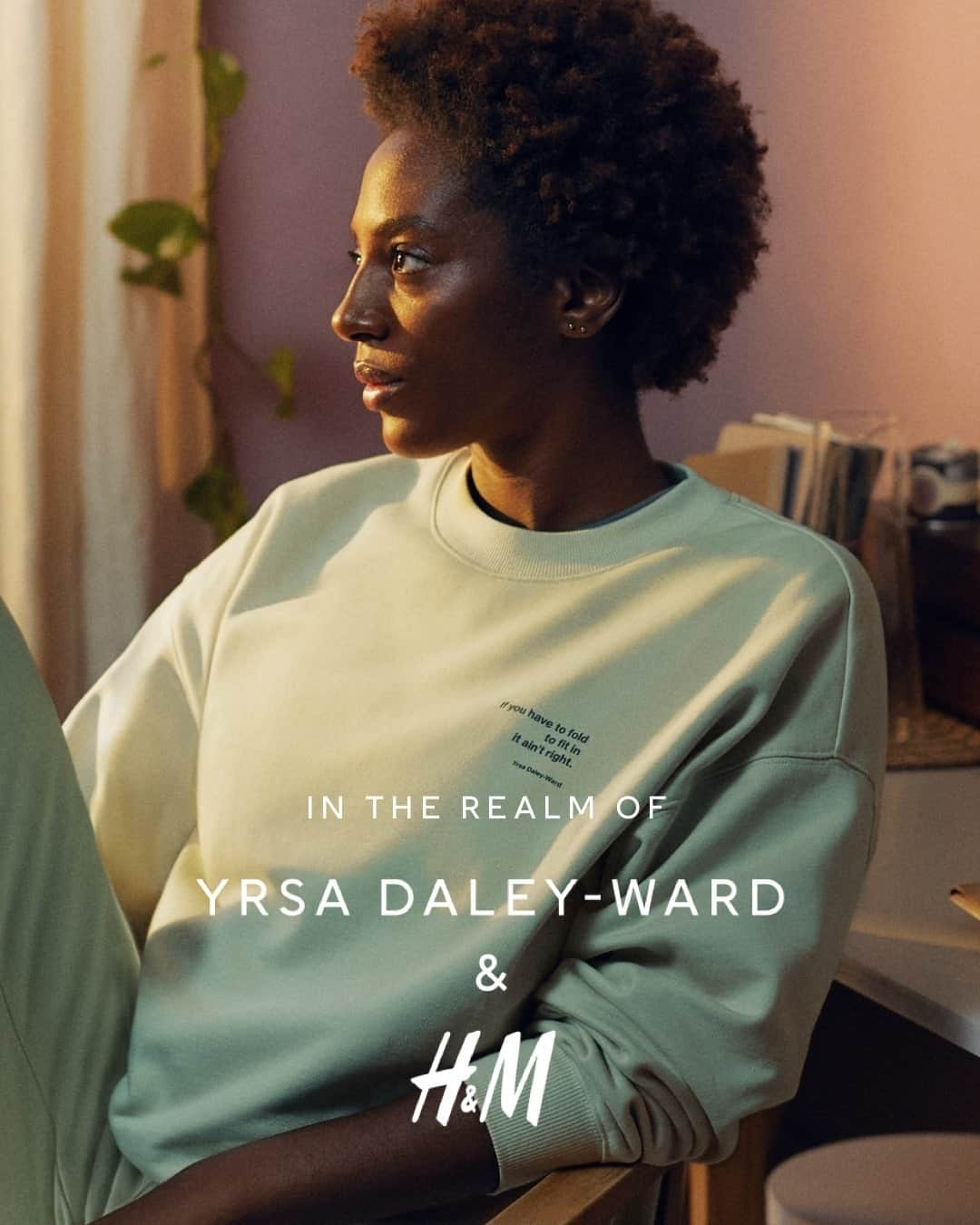 H&Mさんのインスタグラム写真 - (H&MInstagram)「When loungewear meets poetry: comfy sets adorned with poems by the wonderful @YrsaDaleyWard #HM   Out now in most countries. Stay tuned 🇺🇸& 🇨🇦 — the collection will drop 4 March 🔜💗  Oversized sweatshirt: 0977709001  Cotton sweatpants: 0909924012」2月13日 17時59分 - hm