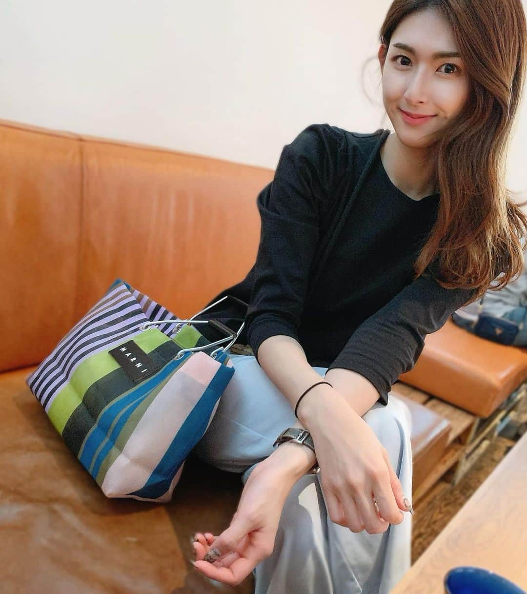 のインスタグラム：「休日は久しぶりに娘とデート❤️ 息子もいてたけどこの時はぐっすりお昼寝中。  RHCゆっくりできて好きだなぁ〜☺️✨  . . . . #rhm#ronherman#ronhermancafe  #rhc#holiday#family #ロンハーマン#ロンハーマンカフェ #ロンハーマン大阪 #エキスポシティ  #娘とデート #子供たちとの時間 #買い物」