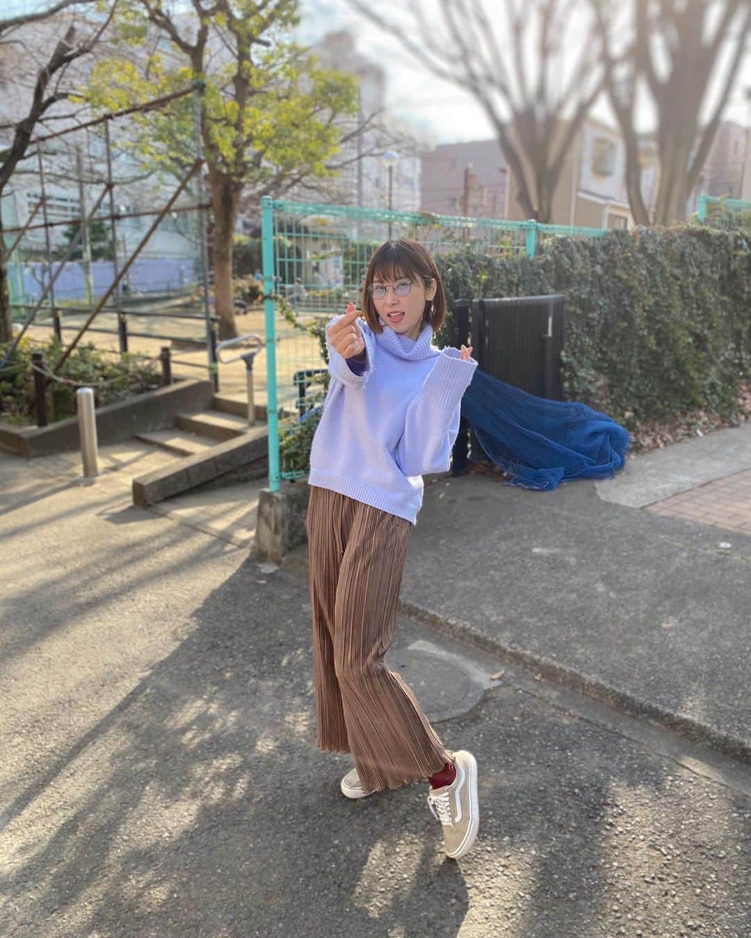 水野夏子さんのインスタグラム写真 - (水野夏子Instagram)「撮影の合間にはしゃいだひと😇  良い天気🙌✨」2月13日 18時23分 - natsukonatsu0830