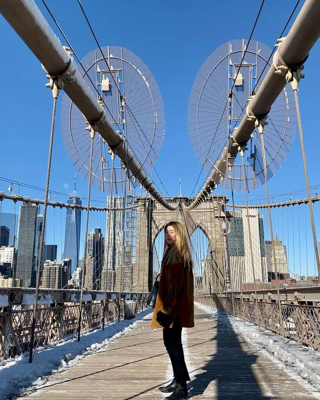 山田愛さんのインスタグラム写真 - (山田愛Instagram)「Brooklyn bridge🖤 ずっと行きたかったBrooklyn❤︎ 凍えるくらい寒かったけどNYを見渡しながら渡る #brooklynbridge は圧巻であっという間だった🗽 最近はバスケットで西海岸の方だったけど東にも会いに来るという理由ができた😍🇺🇸 またねNY🗽🤍👋🏽 ・ ・  Sometimes travel without basketball #journey   #ny #nyc #brooklyn #manhattan #basketball #ニューヨーク #ブルックリン #マンハッタン #アメリカ #バスケットボール #アスリート #海外挑戦」2月13日 18時46分 - aiyamada_