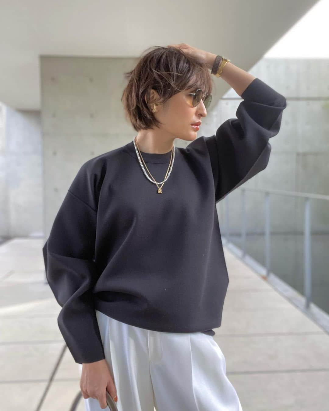 Ayaさんのインスタグラム写真 - (AyaInstagram)「#outfitoftheday  コートもいらなかった休日 . 昨日置き画にも載せた 立体的なニットソーのデザインが素敵な @rito_official_77   もうなんか春の気配がして 嬉しい週末でした♡  tops #Rito pants @drawerofficial  bag @zanchetti_japan  shoes @converse_jp」2月13日 18時48分 - aya_green1010