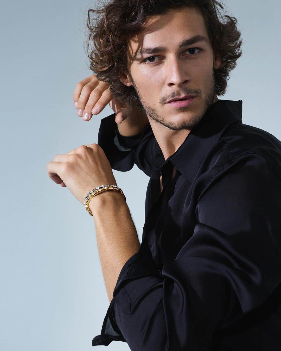 ルイ・ヴィトンさんのインスタグラム写真 - (ルイ・ヴィトンInstagram)「The movement of #HugoMarchand. The French principal dancer wears pieces from the #LVVolt Collection. Discover the unisex Fine Jewelry Collection via link in bio.」2月13日 19時01分 - louisvuitton