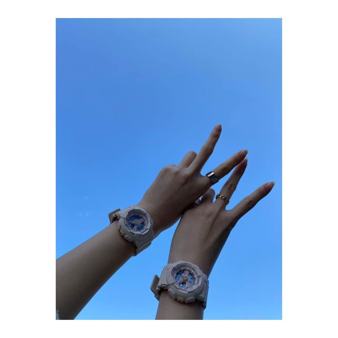 りかりこさんのインスタグラム写真 - (りかりこInstagram)「めっちゃかわいい時計をゲットしたの⌚️ BABY-G×ピカチュウコラボ！！✨ 時間見るたびにテンション上がっちゃうなぁ☺︎  #BABY_G#りかりこ#双子#時計 #ピカチュウ#腕時計#お揃い #followｍe#twins」2月13日 19時07分 - rikariko_official