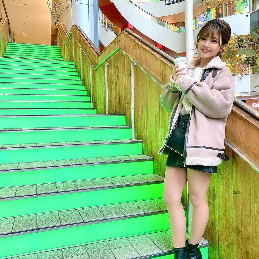 岩永由里奈のインスタグラム：「💙🖤」