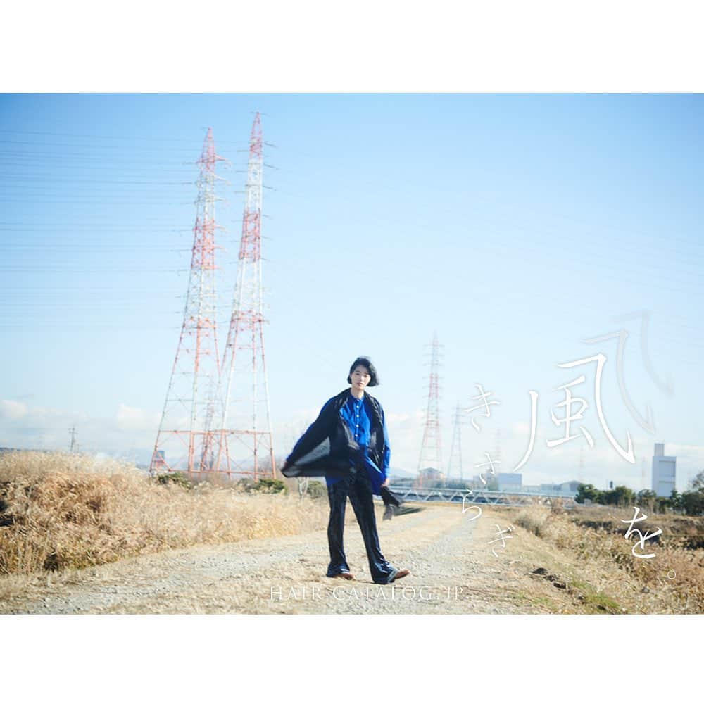 HAIR CATALOG . JPのインスタグラム：「.  "Covers" 美容師さんによって毎月更新されるHAIRCATALOG.JPの表紙。その担当した美容師さんによる撮影後記コラムです。  2月のCoversはaimantの渡部伸和さん( @nabe_aimant )が担当しました。 渡部さんが直々に書き下ろしたCover Story も合わせてご覧ください。  TOPページのLINKからどうぞ ✈︎  hair: @nabe_aimant  photo: @yusuke.matsuyama   https://www.haircatalog.jp  #つぎのわたし選び  #hcjp  #hairsalon #hair #hairstyle #Peluquería #美髮沙龍 #ヘアスタイル #haircolor #ボブ #ショートボブ #ヘアカラー #ショートカット #ショートヘア #cabello #頭髮 #ボブ #bobhair #bobhaircut #bluntlob #cortebob #BobCut #bobhairstyle #bobhair #cabellobob #cortebluntbob #鲍勃切 #鲍勃发型 #短发短发剪 #smile」