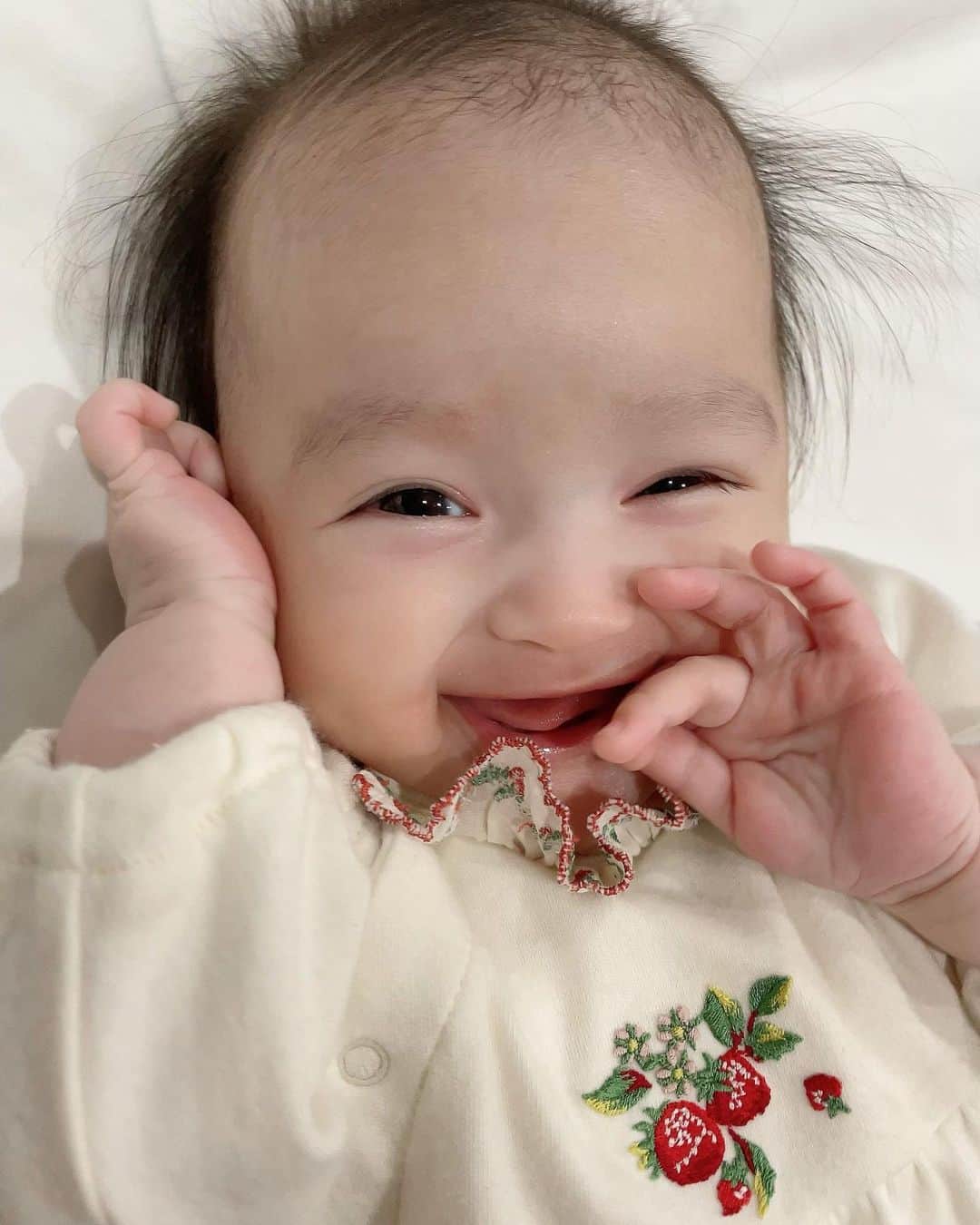 川崎希さんのインスタグラム写真 - (川崎希Instagram)「sisterのお風呂あがりだよん👶🍼  #smile #babygirl」2月13日 19時43分 - kawasakinozomi