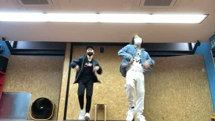 神田聖のインスタグラム：「ダンスレッスン始めました🔥﻿ ﻿ 前からダンスに対しては苦手意識がすごくて、、、﻿ 先生がどーやったらダンスが楽しくなるか考えてくれて﻿ 頑張ってみました🦾﻿ ﻿ BTS踊ってみました！﻿ まずはいっぱい練習して完璧に踊れるように頑張ります😤﻿ 最後がほんと難しかった、、、🥲﻿ ﻿ ﻿ ダンスが楽しくなりました🥺﻿ 先生ありがとうございます🔥」